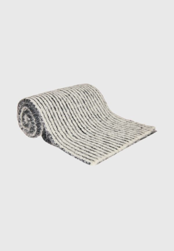 Women's scarf with 2 color knit