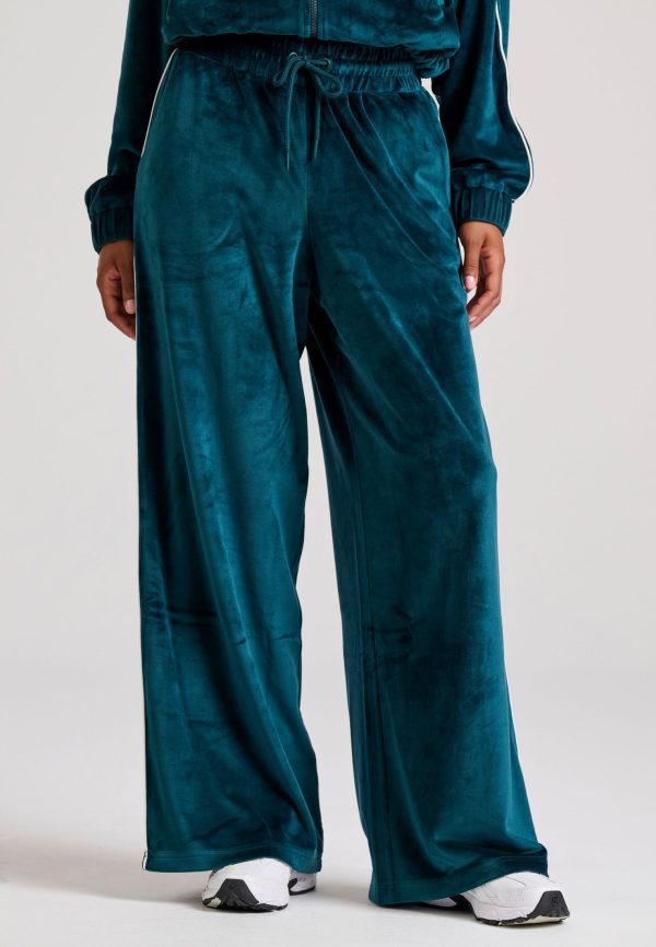 Wide leg fit velour joggers - Image 3