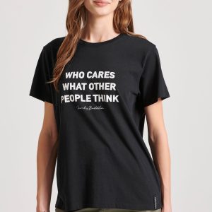 T-shirt with text artwork print on the chest