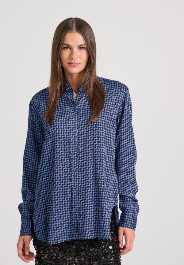 Loose fit long plaid shirt