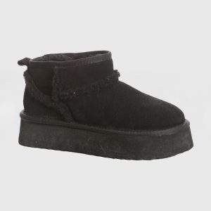 Women's suede boots