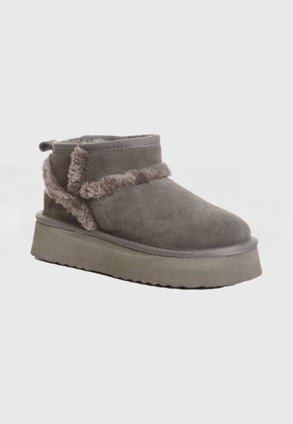 Women's suede boots - Image 3