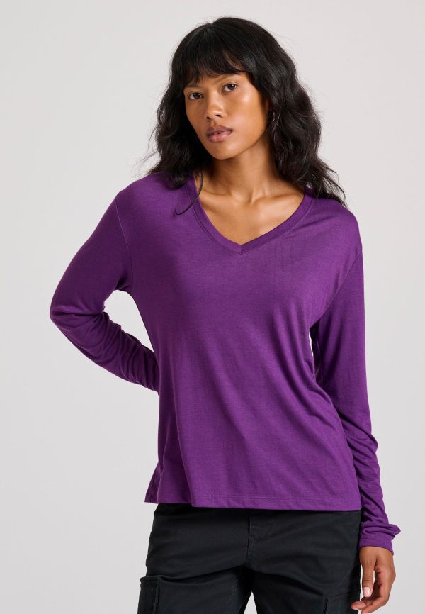 V-neck long sleeve blouse