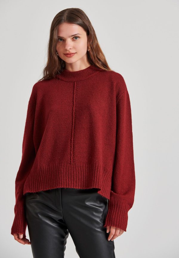 Women's relaxed fit crew neck sweater