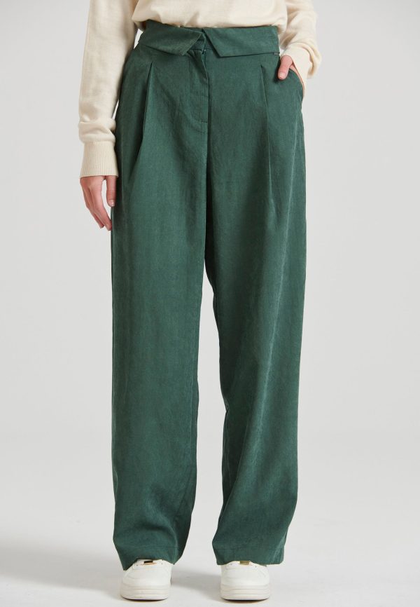 Wide leg fit pants with single waist pleat - Image 2