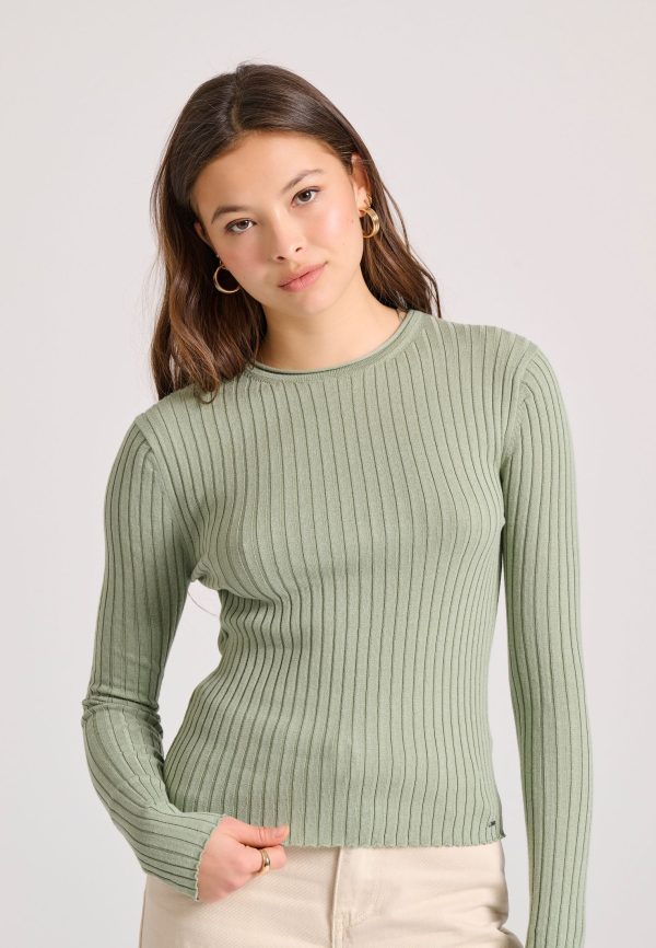 Women's crew neck pullover with raw edges