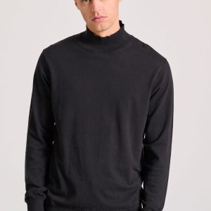 Men's turtle neck knitted blouse