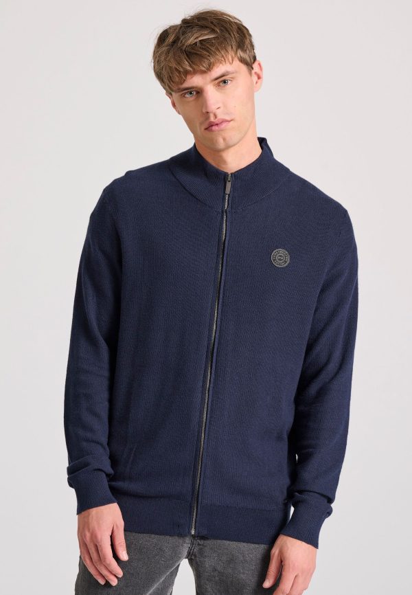 Men's knitted cardigan with rubber label - Image 4