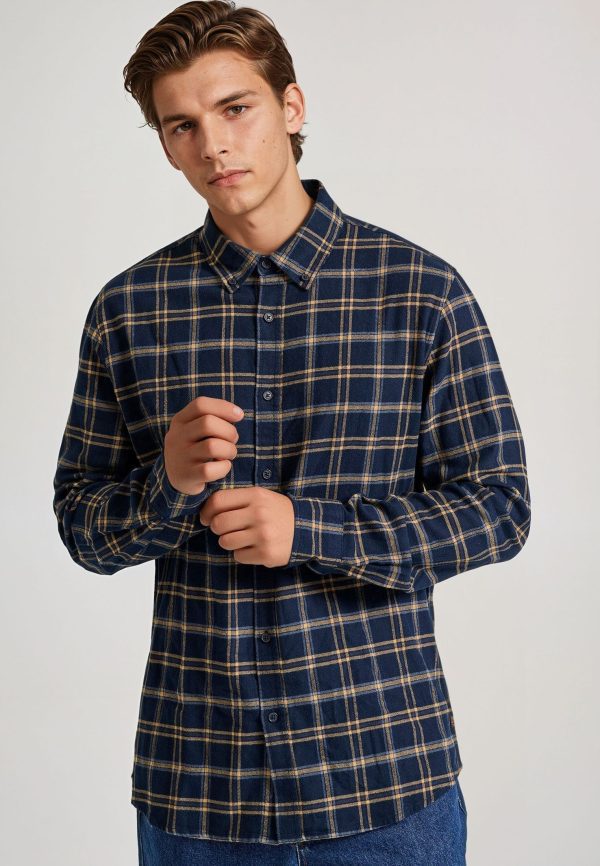 Men's plaid flannel shirt