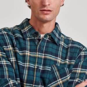 Flannel plaid shirt with chest pocket