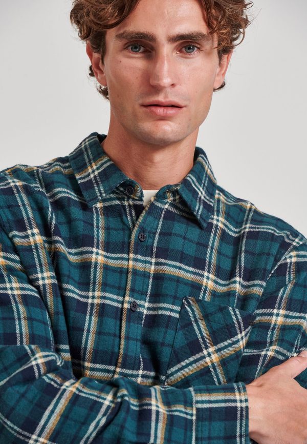 Flannel plaid shirt with chest pocket