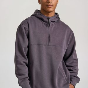 Relaxed half-zip sweatshirt with print on the back