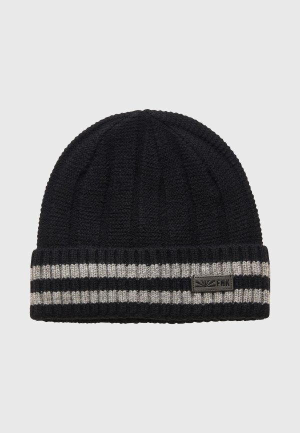 Men's beanie with structure weaving