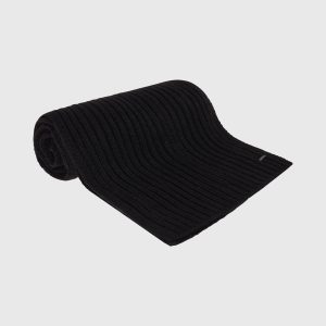 Cable knitted men's scarf
