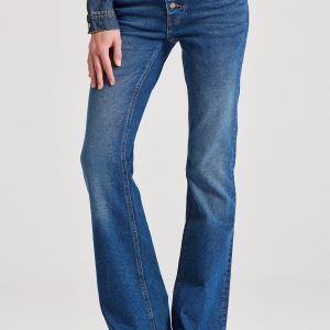 Women's flare fit jeans