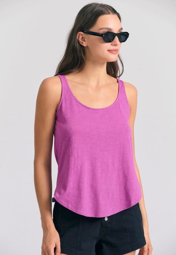 Women's tank top with longer back - Image 3