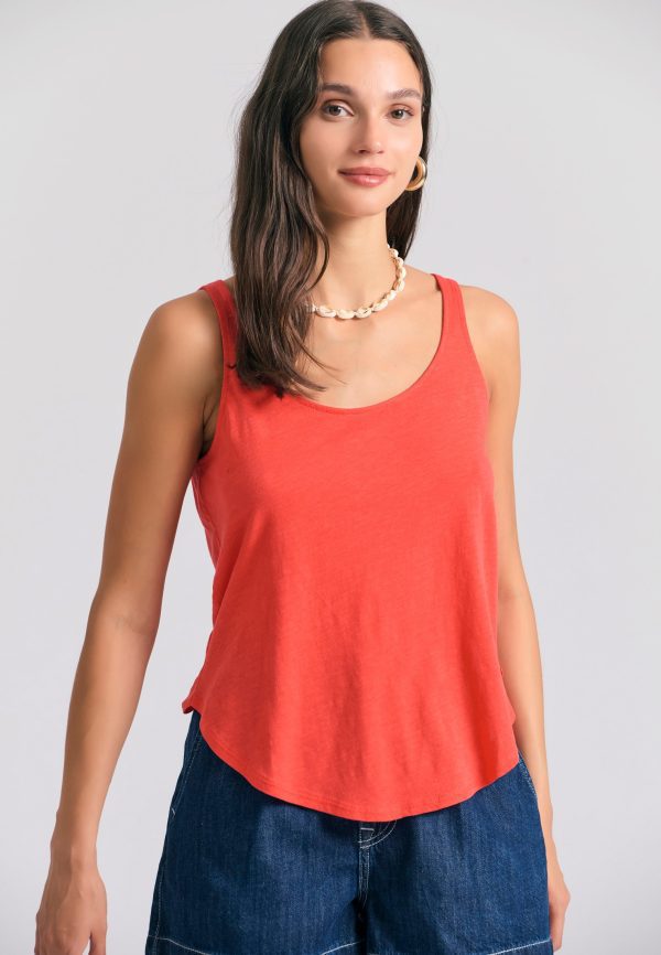 Women's tank top with longer back - Image 5