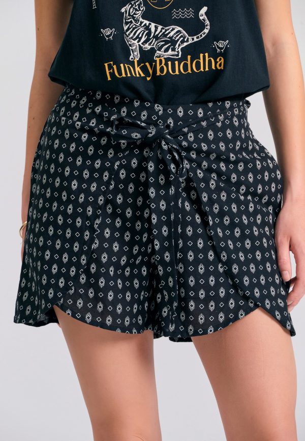 Linen blend shorts with tie waist