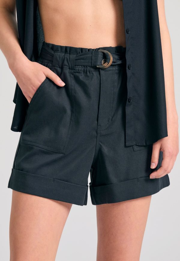 Loose fit lyocell blend shorts with belt and ruffles