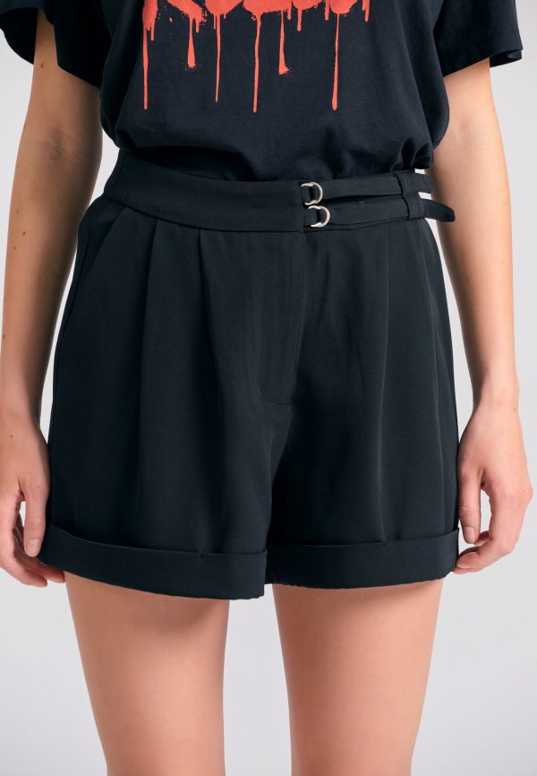 Loose fit shorts with waist pleats - Image 4