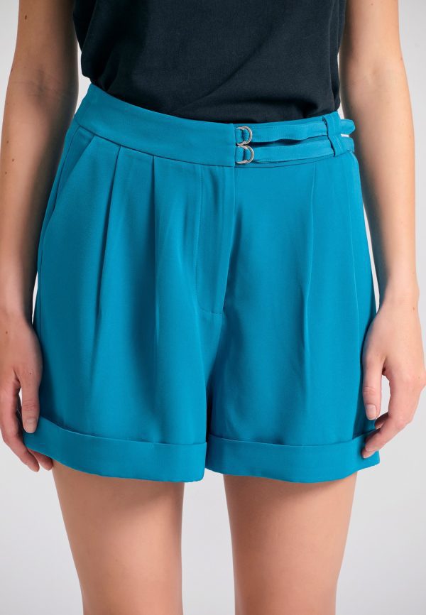 Loose fit shorts with waist pleats - Image 3