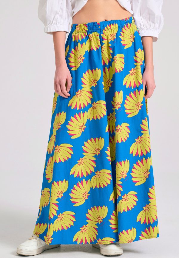 Oversized all over printed pants with exotic print