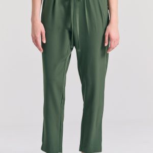 Casual pants with pleats and waist belt