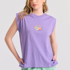 Women's t-shirt with vintage print on the back