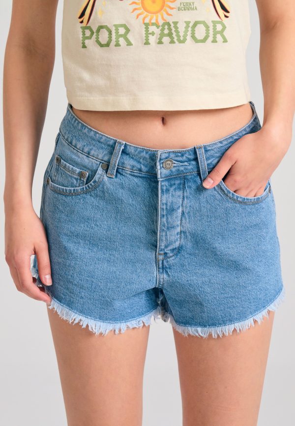 Women's denim shorts with raw edges