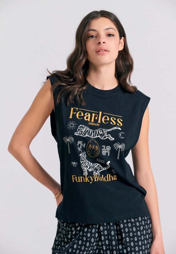 Women's t-shirt with exotic print - Image 4