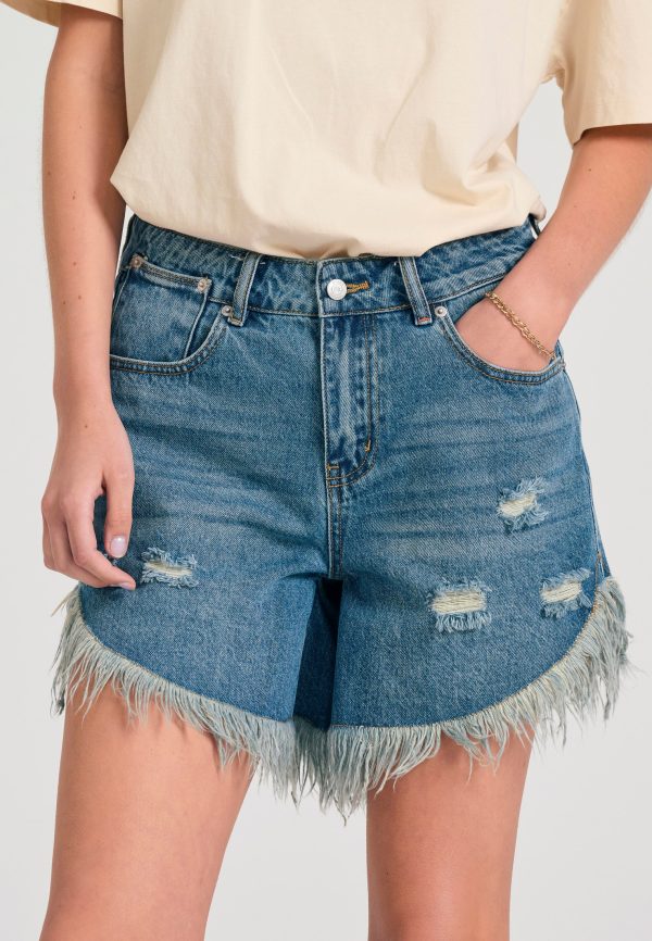Women's boyfriend denim shorts with tears - Image 2