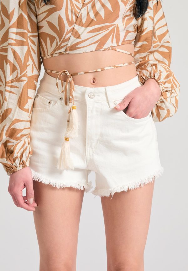 Women's denim shorts with raw edges - Image 2