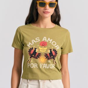 Garment dyed t-shirt with exotic print