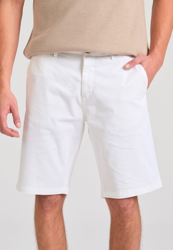 Men's chino shorts - The essentials - Image 11