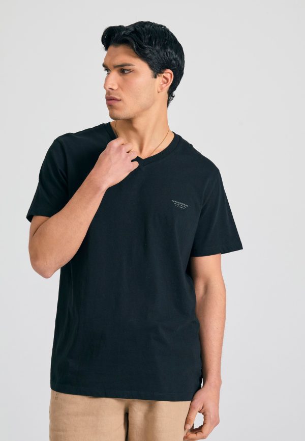 V-neck t-shirt with chest logo