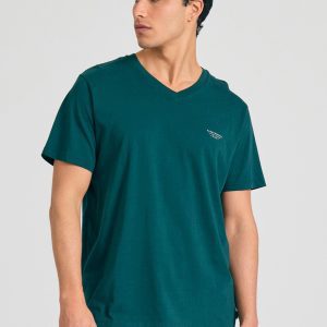 V-neck t-shirt with chest logo