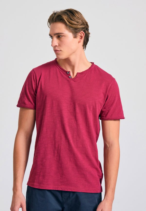 T-shirt with henley neck and raw cuts - The essentials - Image 6
