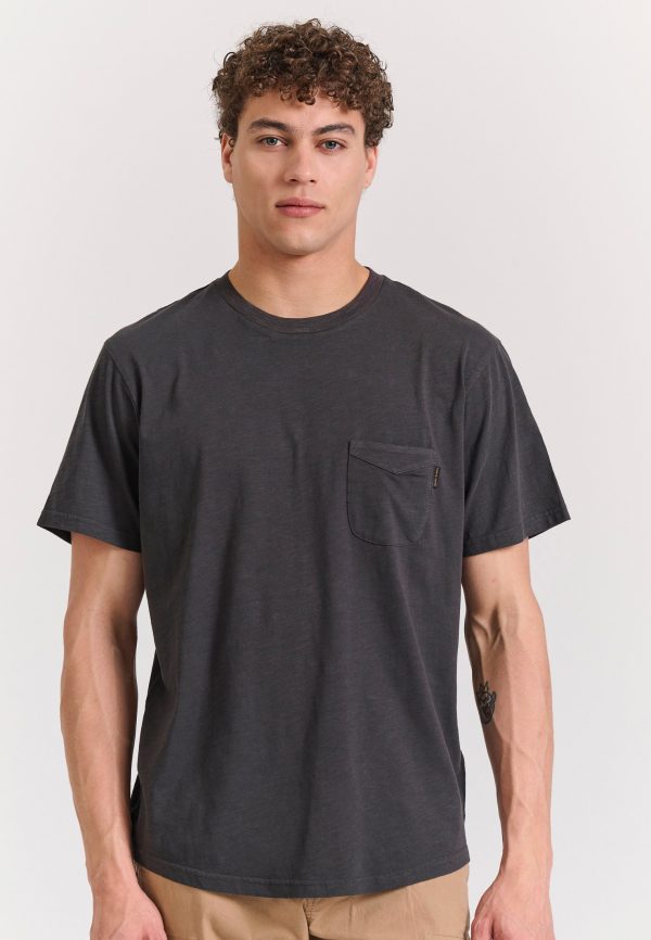 Men's t-shirt with chest pocket - Image 6