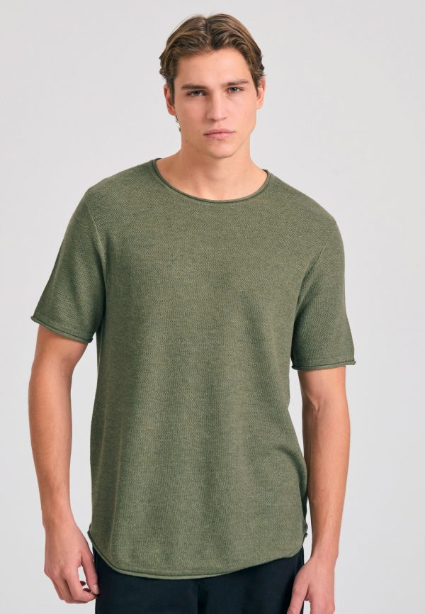 Men's short-sleeved sweater with basket weaving