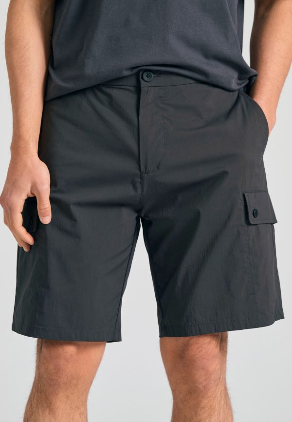 Comfort fit cargo shorts