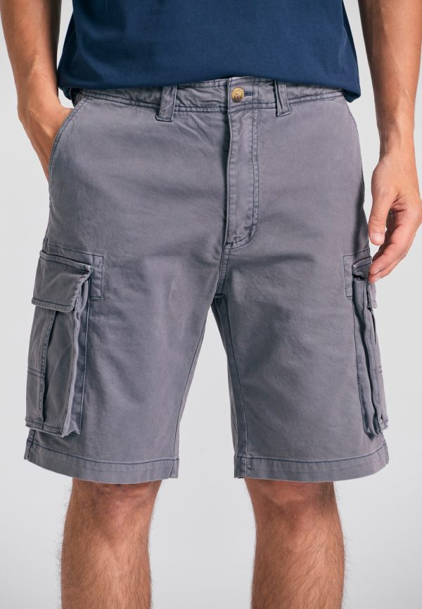 Loose fit garment dyed cargo shorts