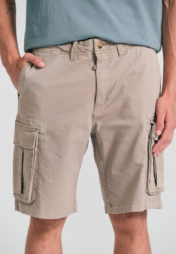 Loose fit garment dyed cargo shorts - Image 2