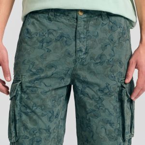 Comfort fit garment dyed cargo shorts