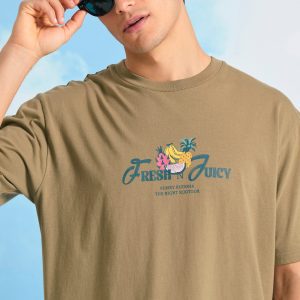 Relaxed fit t-shirt with print on the back