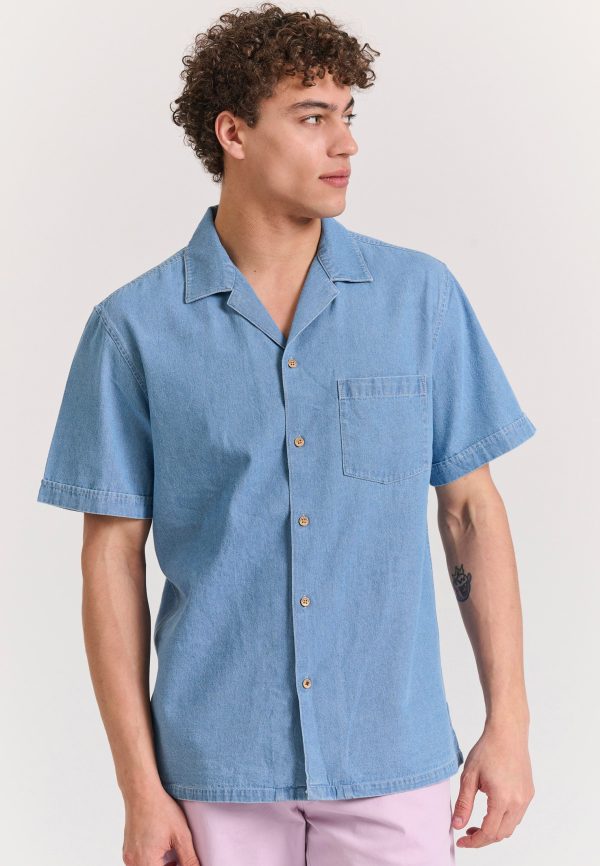 Men's relaxed fit denim shirt