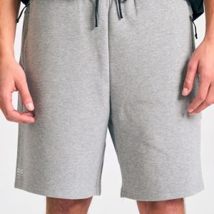 Men's jogger shorts with invisible zipper on the pockets